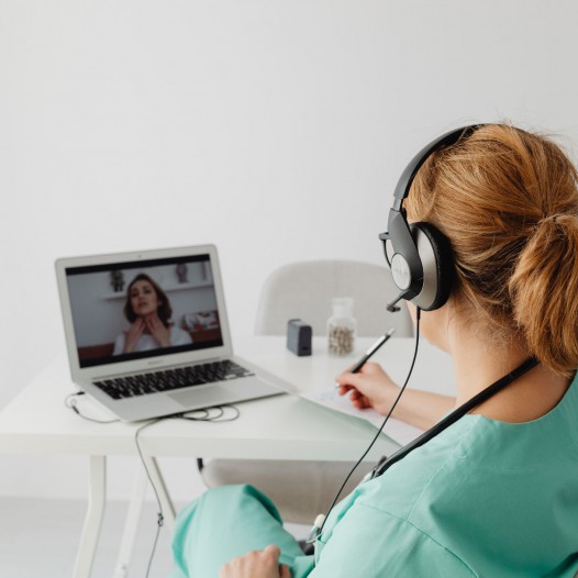 Curso de Comunicación Médico-Paciente y Competencias Digitales para Médicos